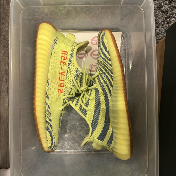 Yeezy 350 v2 semi frozen OG release - Picture 1 of 4